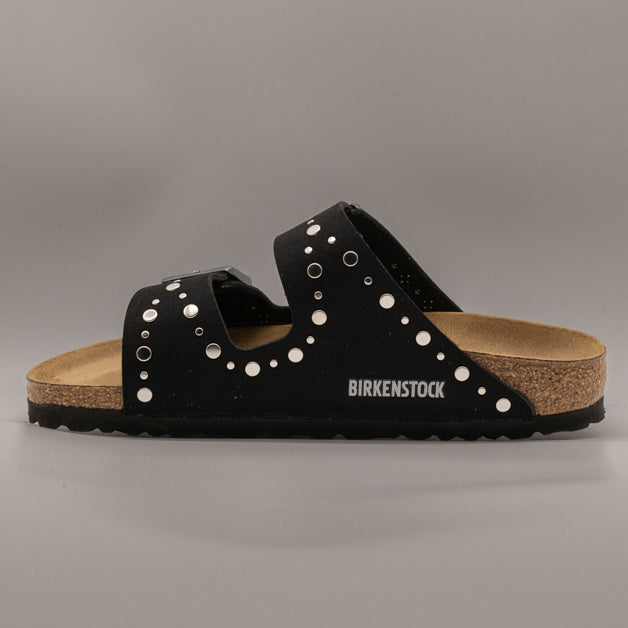 Birkenstock Arizona Rivet Border – sandalo a due cinturini con borchie e plantare anatomico - nero - scarpe di qualità venduta a Milano da Pli-Pla