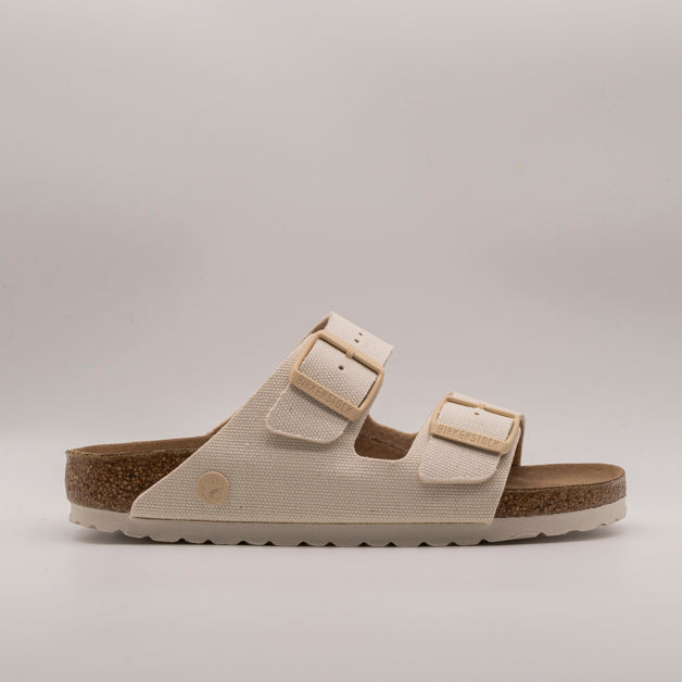Birkenstock Arizona Rivet Logo vegan sandali eggshell - scarpe di qualità venduta a Milano da Pli-Pla