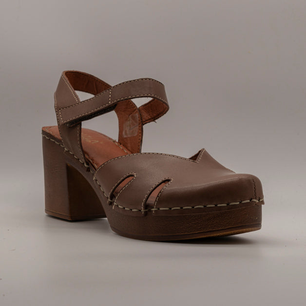 Cinzia Soft PQ1145370 – sandalo in pelle con zeppa alta e punta chiusa - marrone - scarpe di qualità venduta a Milano da Pli-Pla