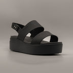 Crocs Brooklyn Low Wedge W – sandalo con zeppa LiteRide™ e doppia fascia - nero - scarpe di qualità venduta a Milano da Pli-Pla