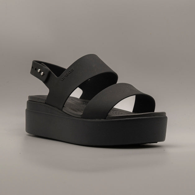 Crocs Brooklyn Low Wedge W – sandalo con zeppa LiteRide™ e doppia fascia - nero - scarpe di qualità venduta a Milano da Pli-Pla