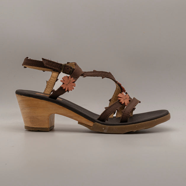 El Naturalista 5496F Sylvan – sandalo in pelle con zeppa e cinturino alla caviglia - marrone - scarpe di qualità venduta a Milano da Pli-Pla