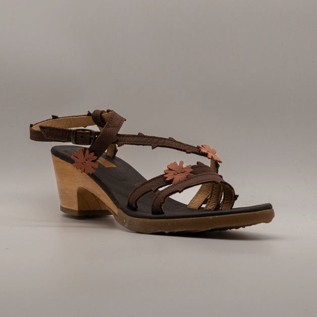 El Naturalista 5496F Sylvan – sandalo in pelle con zeppa e cinturino alla caviglia - marrone - scarpe di qualità venduta a Milano da Pli-Pla