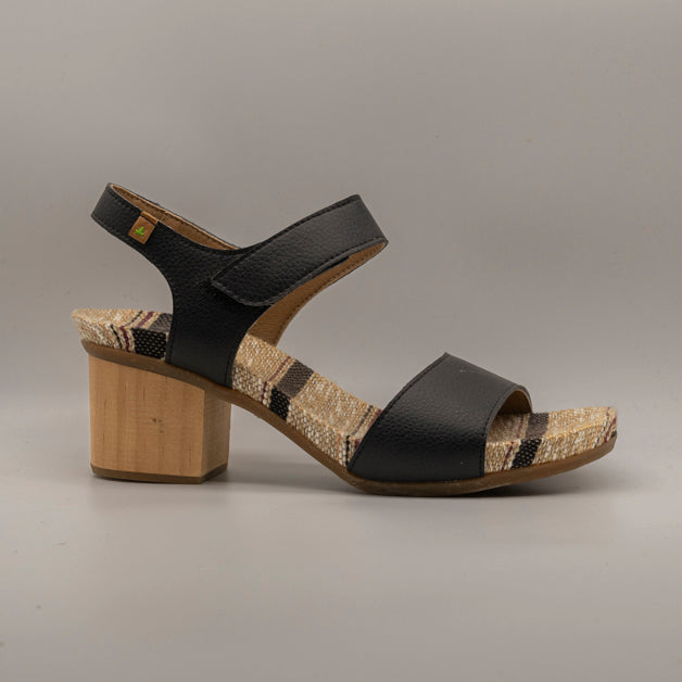 El Naturalista Deba 5562T – sandalo vegano con zeppa e plantare anatomico - nero - scarpe di qualità venduta a Milano da Pli-Pla