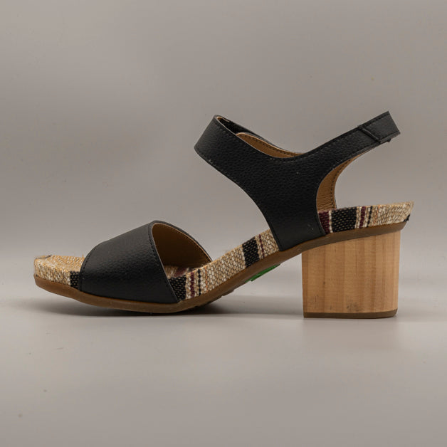 El Naturalista Deba 5562T – sandalo vegano con zeppa e plantare anatomico - nero - scarpe di qualità venduta a Milano da Pli-Pla