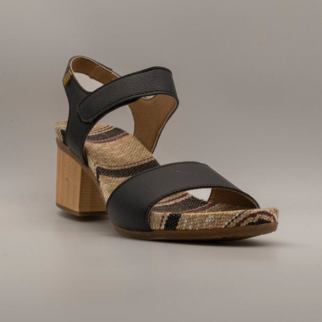 El Naturalista Deba 5562T – sandalo vegano con zeppa e plantare anatomico - nero - scarpe di qualità venduta a Milano da Pli-Pla