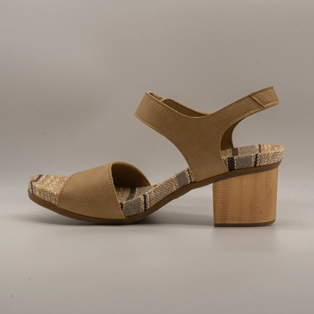 El Naturalista Deba 5562T – sandalo vegano con zeppa e plantare anatomico - beige camel - scarpe di qualità venduta a Milano da Pli-Pla