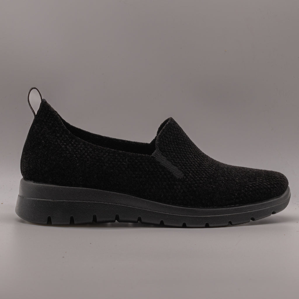 Fly-Flot 67 T12 3X Women's Slip-On in Black Elastic Fabric