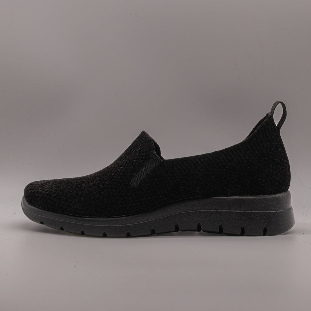 Fly-Flot 67 T12 3X Women's Slip-On in Black Elastic Fabric
