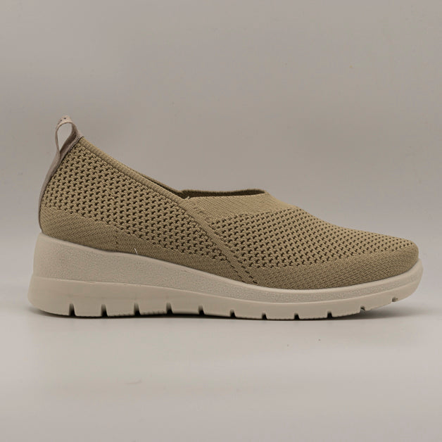 Fly-Flot 47 215 K8 – Sneakers donna slip-on in microfibra con memory nocciola - scarpe di qualità venduta a Milano da Pli-Pla