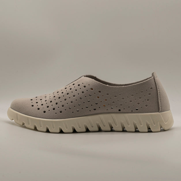 Fly-Flot 65 G13 M8 – Scarpa donna estiva in ecopelle traforata con memory grigio - scarpe di qualità venduta a Milano da Pli-Pla