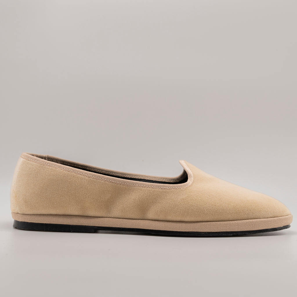 Friulane Classiche Beige – La Tradizione del Velluto | Pli-Pla - scarpe di qualità venduta a Milano da Pli-Pla