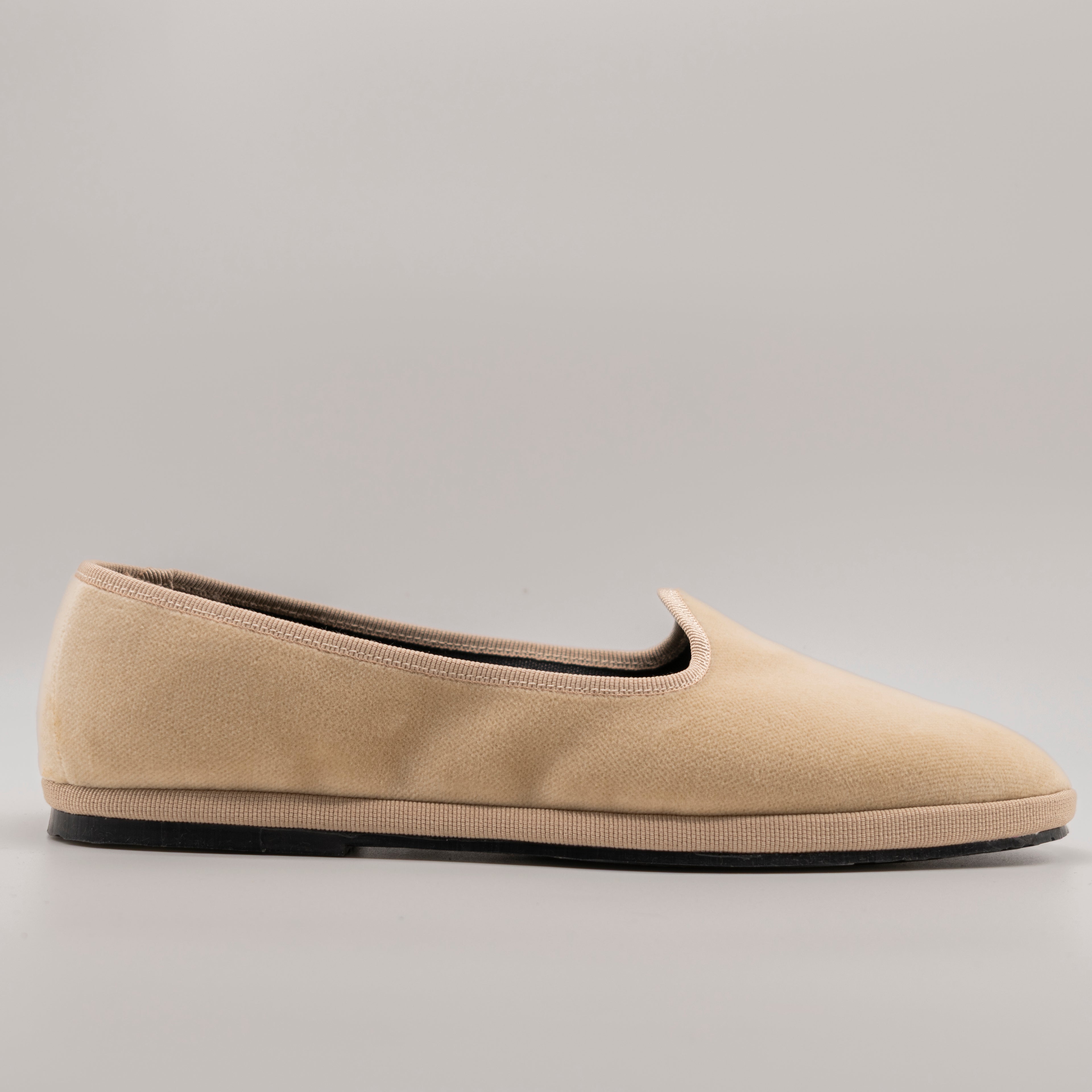 Friulane Classiche Beige – La Tradizione del Velluto | Pli-Pla - scarpe di qualità venduta a Milano da Pli-Pla