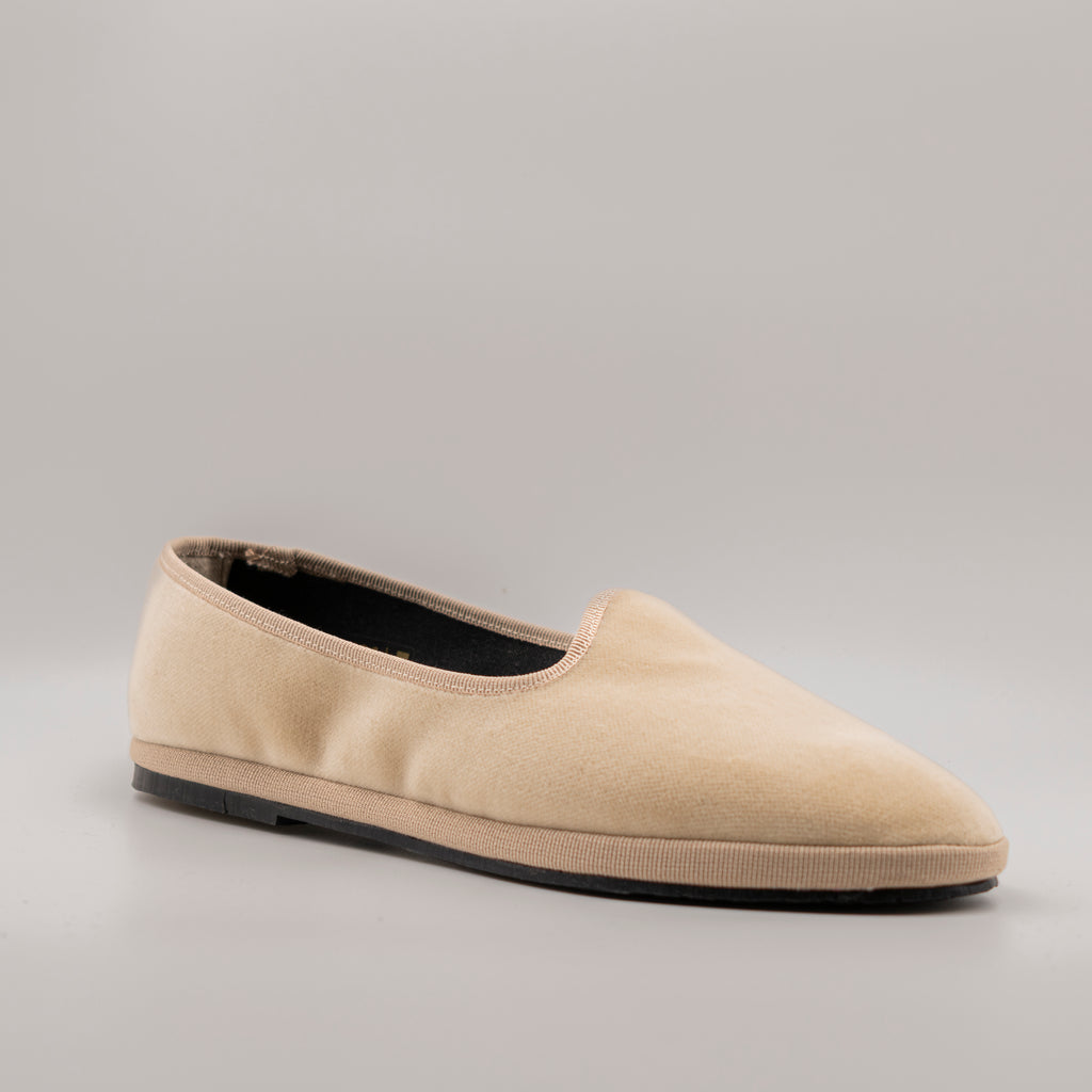 Friulane Classiche Beige – La Tradizione del Velluto | Pli-Pla - scarpe di qualità venduta a Milano da Pli-Pla