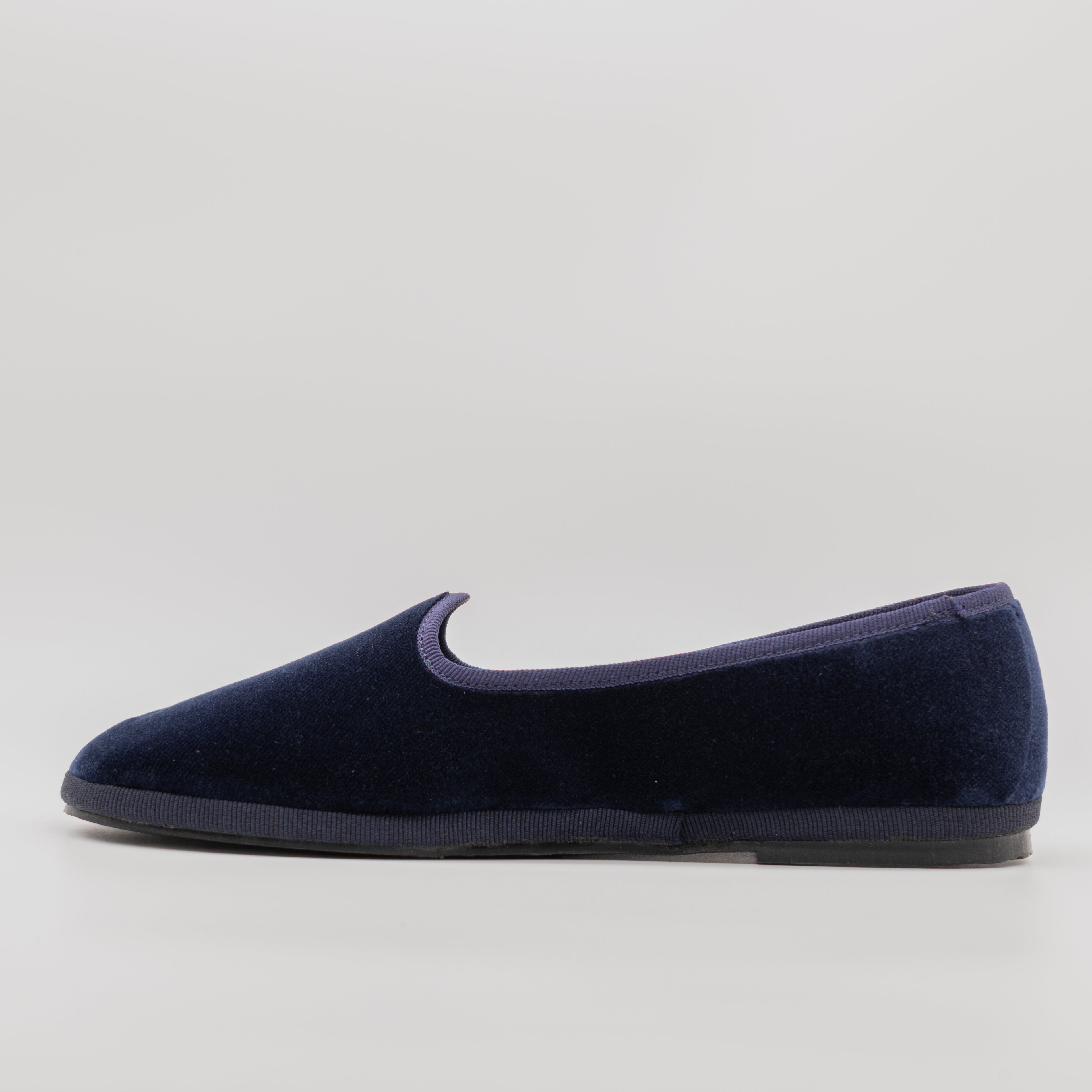 Friulane Classiche Blu Notte – La Tradizione del Velluto | Pli-Pla - scarpe di qualità venduta a Milano da Pli-Pla