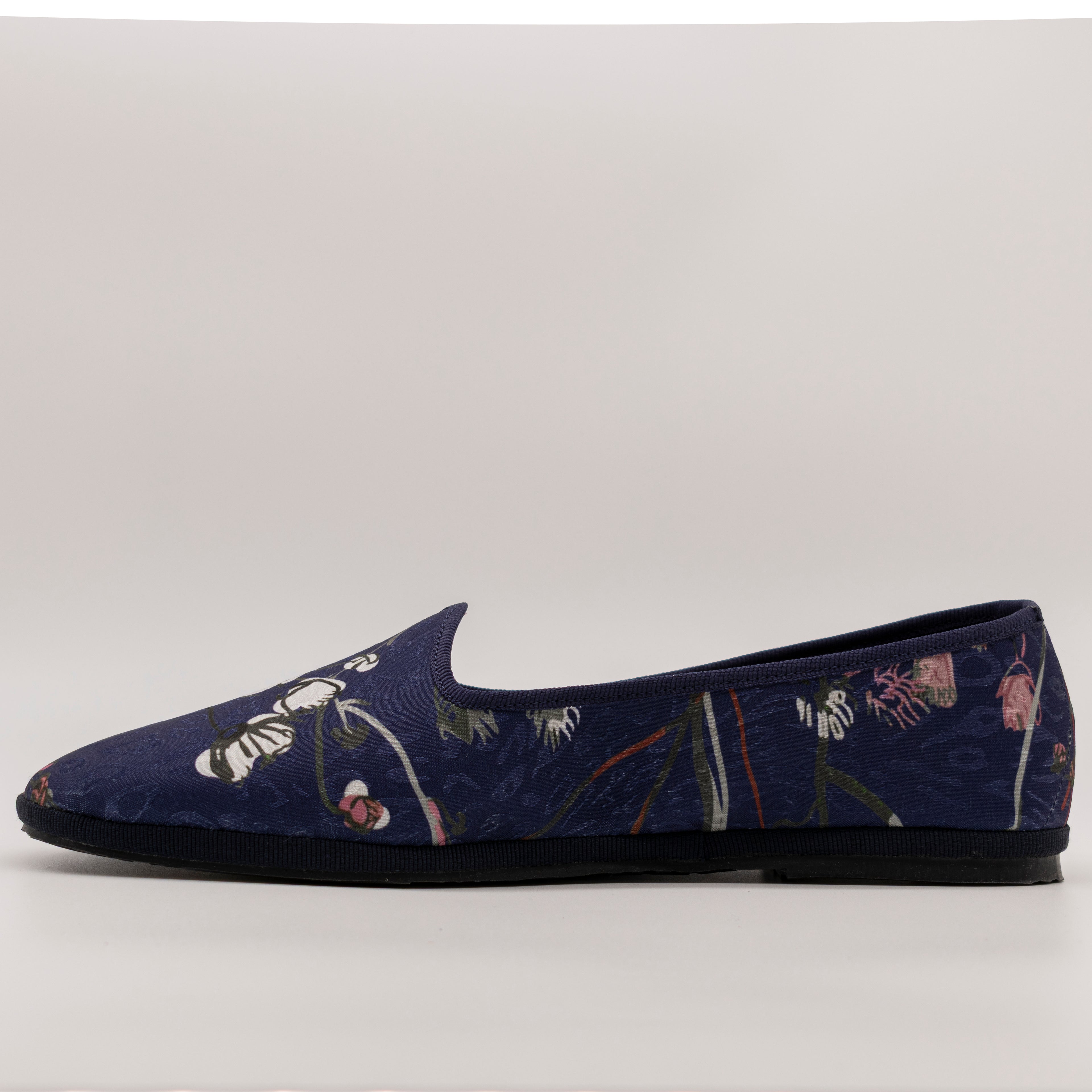 Friulane Batik Kuala Lumpur – Le Friulane d’Oriente | Pli-Pla - scarpe di qualità venduta a Milano da Pli-Pla