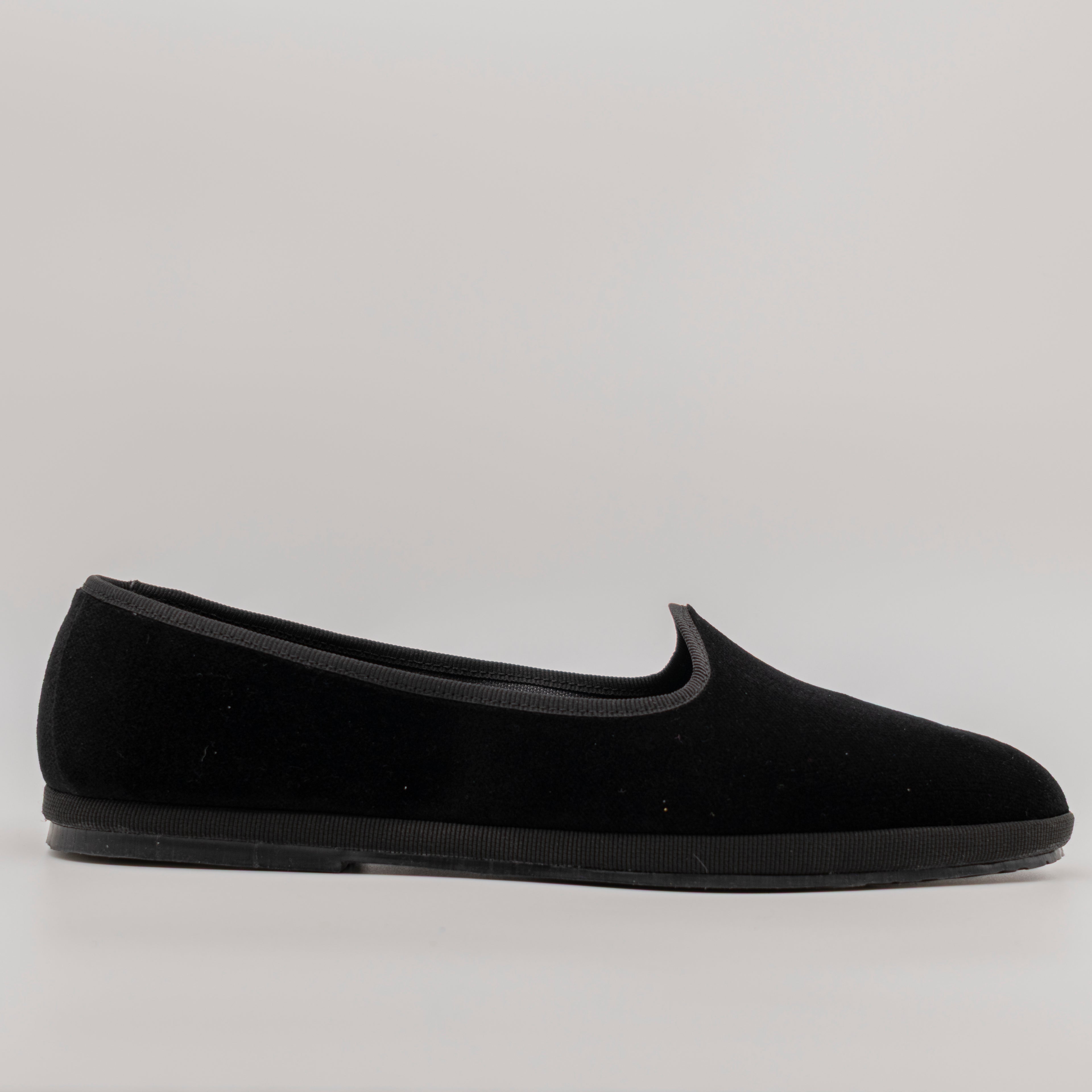 Friulane Classiche Nero – La Tradizione del Velluto | Pli-Pla - scarpe di qualità venduta a Milano da Pli-Pla