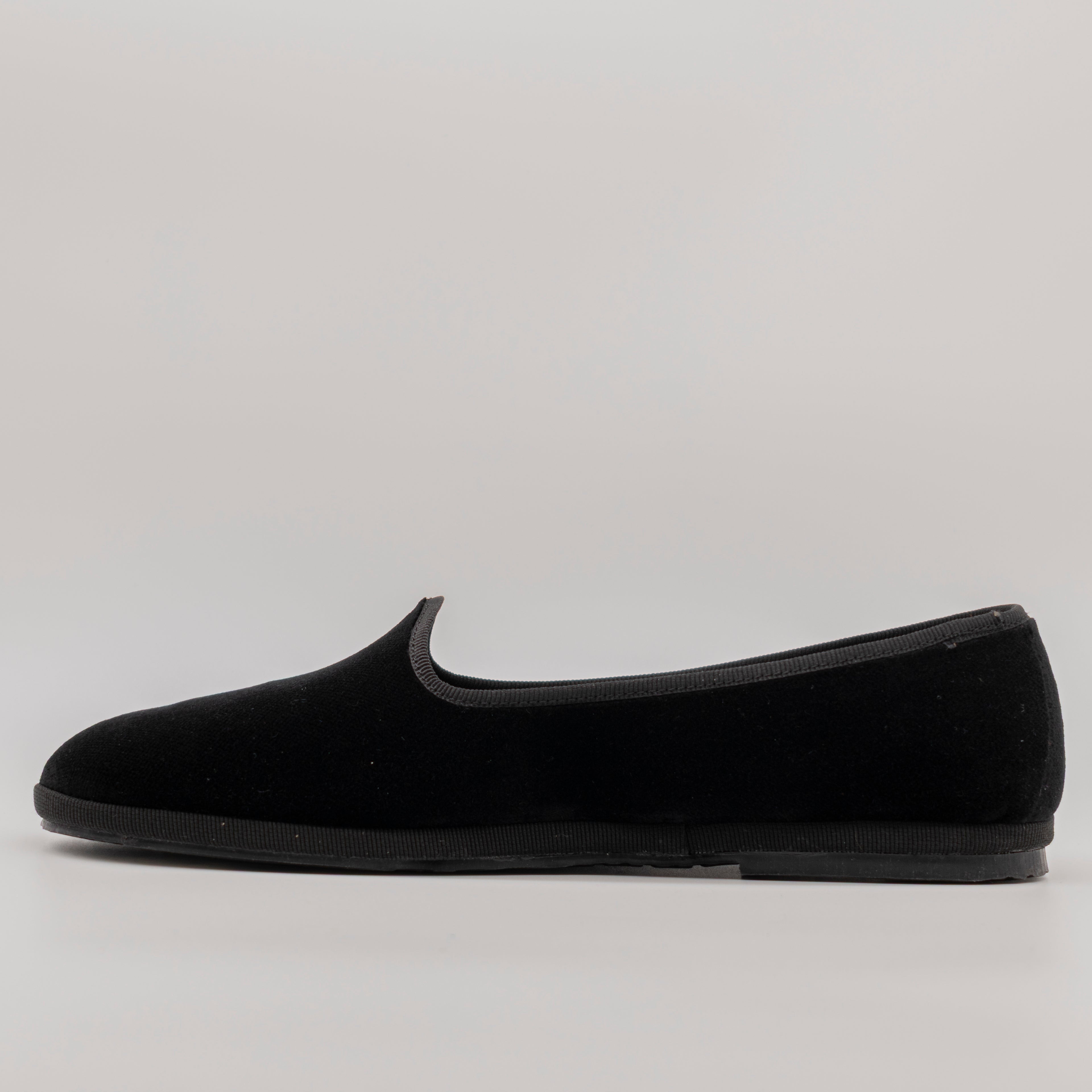 Friulane Classiche Nero – La Tradizione del Velluto | Pli-Pla - scarpe di qualità venduta a Milano da Pli-Pla