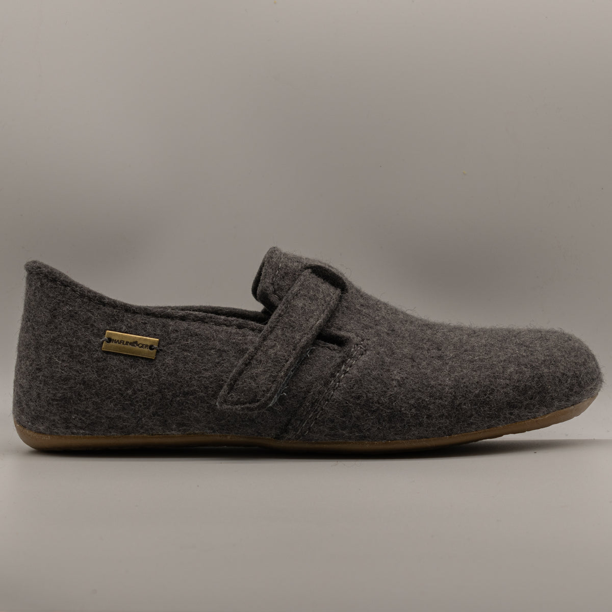 Haflinger Wollfilz Focus – Pantofole in lana con velcro e plantare estraibile - antracite - scarpe di qualità venduta a Milano da Pli-Pla