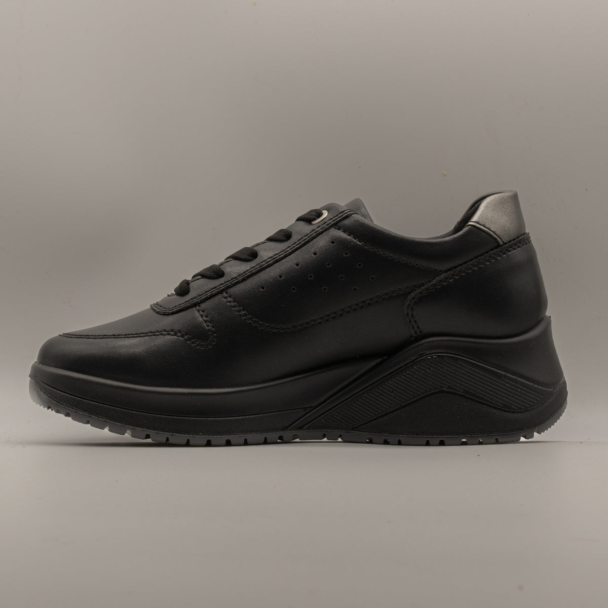 IGI&CO 2150800 – Sneakers donna con zeppa e Memory Foam - nero - scarpe di qualità venduta a Milano da Pli-Pla
