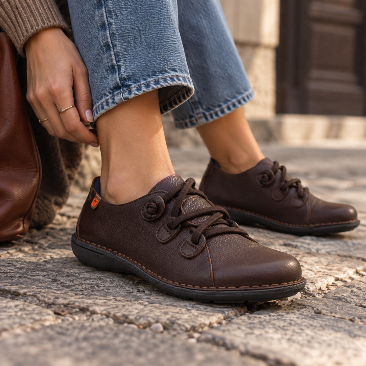 Jungla 5818 - scarpa in pelle con elastici - marrone scuro caffè - scarpe di qualità venduta a Milano da Pli-Pla
