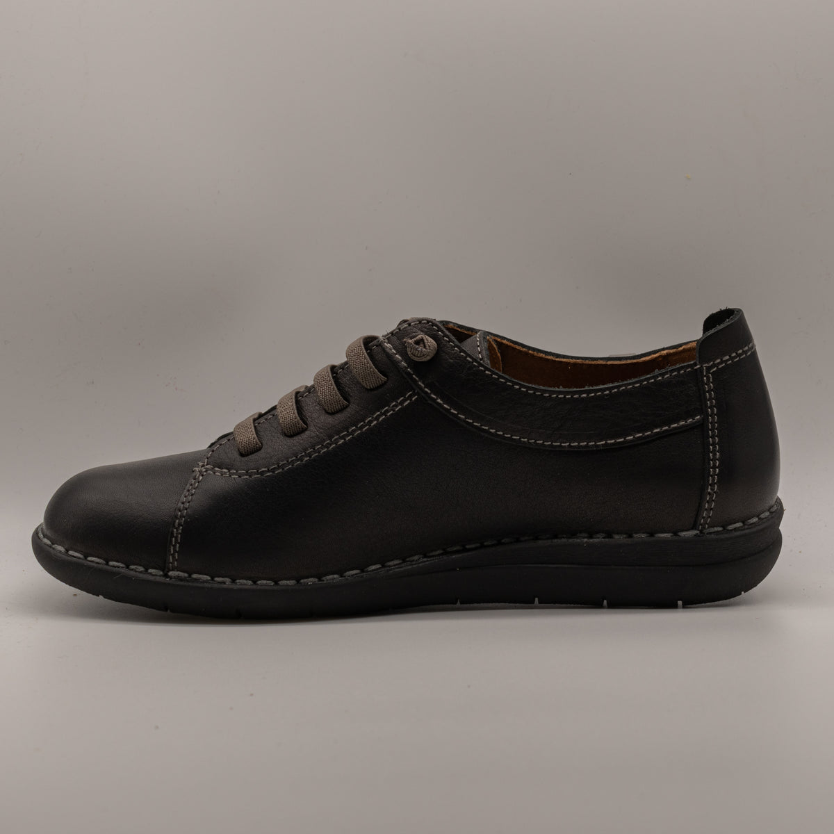 Jungla 8561 – Scarpe donna in pelle con elastici - nero - scarpe di qualità venduta a Milano da Pli-Pla