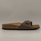 Birkenstock Madrid – Sandali a una fascia con plantare anatomico - mocca - scarpe di qualità venduta a Milano da Pli-Pla