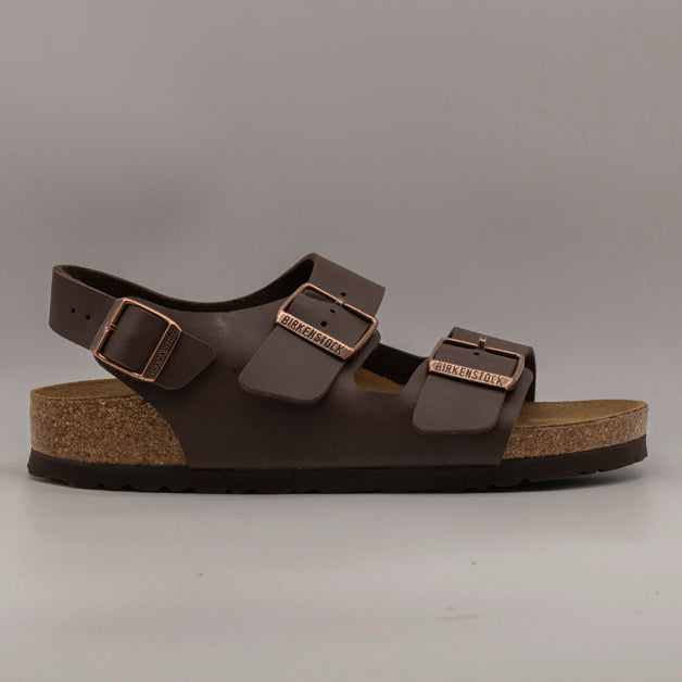 Birkenstock Milano – sandalo con cinturino alla caviglia e plantare anatomico - dark brown - scarpe di qualità venduta a Milano da Pli-Pla