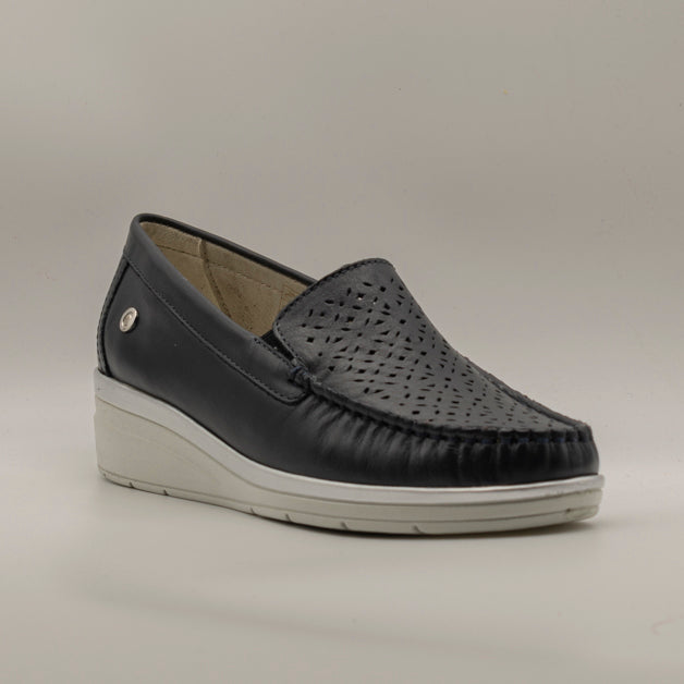 Cinzia Soft IV6621178 – Mocassino donna in pelle traforata con zeppa comfort blu airone - scarpe di qualità venduta a Milano da Pli-Pla