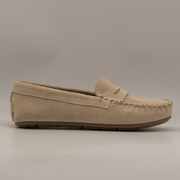 Cristin Judi – Mocassini donna in pelle scamosciata beige - scarpe di qualità venduta a Milano da Pli-Pla
