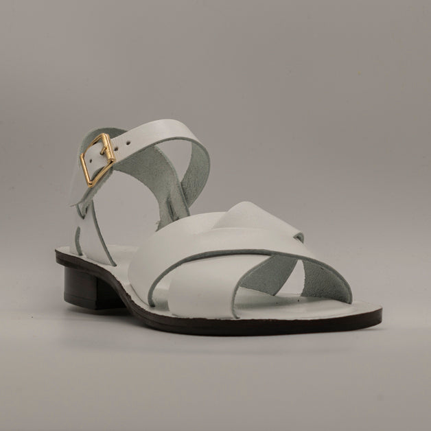 Cuoieria Toscana 124 – sandali in cuoio con fasce incrociate - bianco - scarpe di qualità venduta a Milano da Pli-Pla