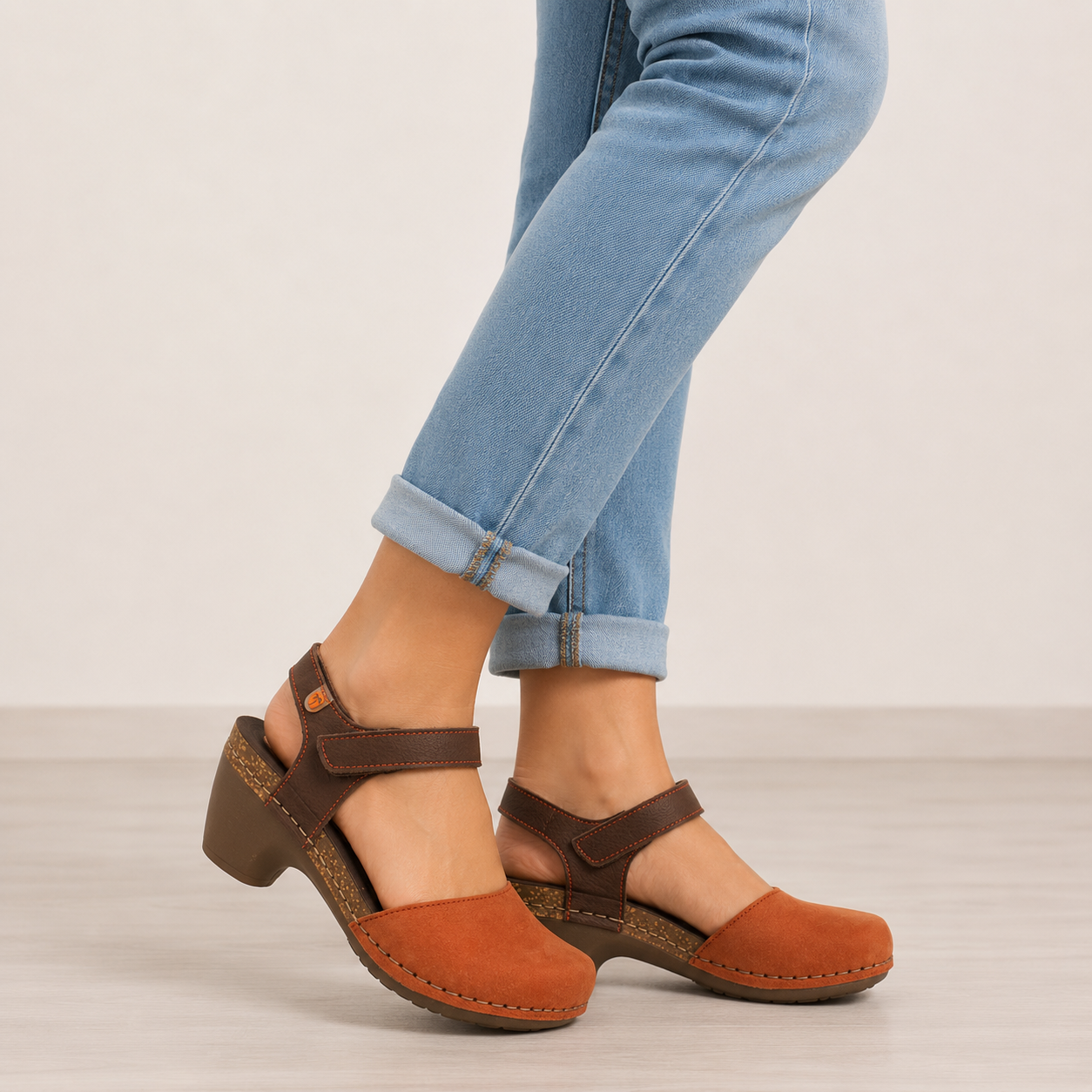 Jungla 7463 – Sandalo donna in pelle nabuk con zeppa comfort arancio teja - scarpe di qualità venduta a Milano da Pli-Pla