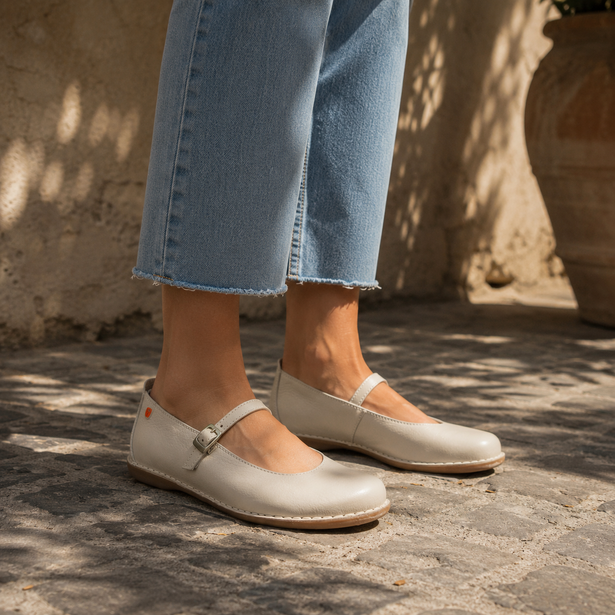 Jungla 8460 – Ballerina Mary Jane donna in pelle con cinturino bianco - scarpe di qualità venduta a Milano da Pli-Pla