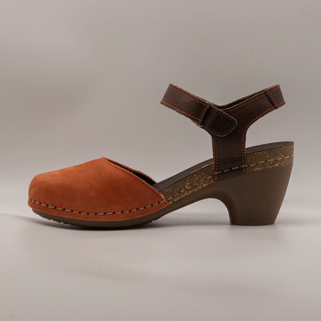 Jungla 7463 – Sandalo donna in pelle nabuk con zeppa comfort arancio teja - scarpe di qualità venduta a Milano da Pli-Pla