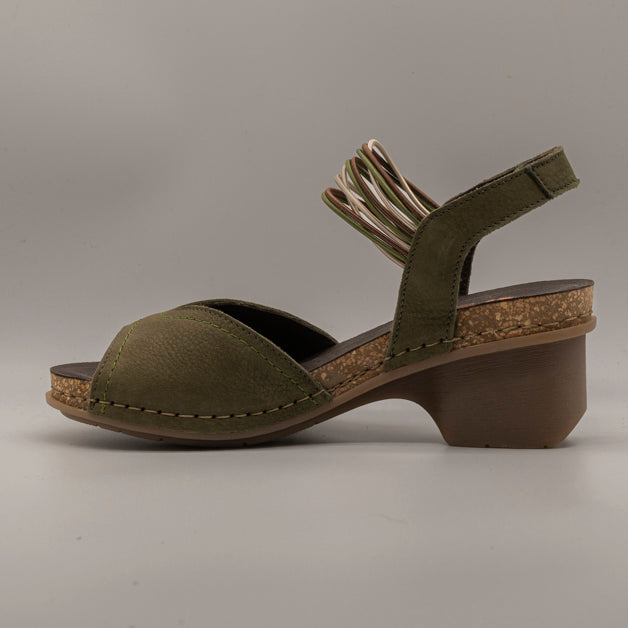 Jungla 8200 – sandalo in pelle con elastici e zeppa comfort - verde Prado - scarpe di qualità venduta a Milano da Pli-Pla