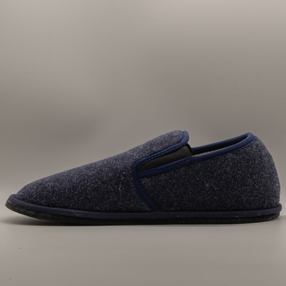 Löwenweiss Buddy – Pantofole uomo in feltro di lana con plantare estraibile - blu jeans - scarpe di qualità venduta a Milano da Pli-Pla